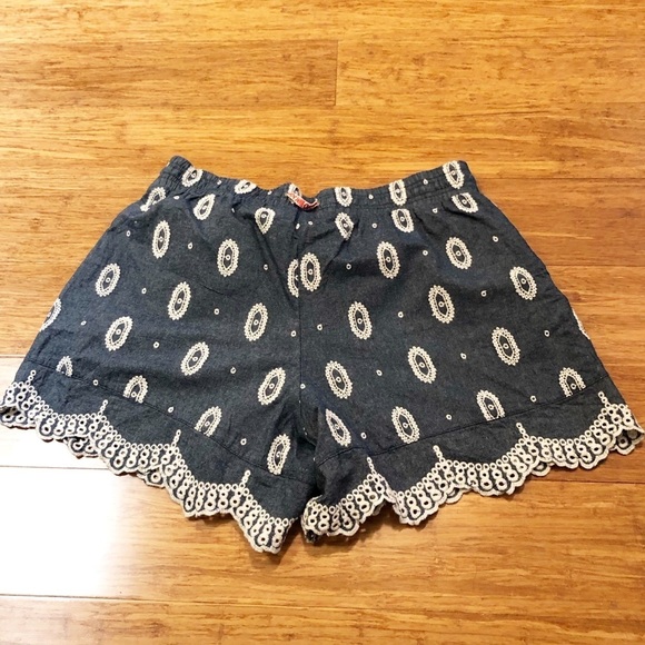 Anthropologie Blue chambray embroidered shorts MED - Picture 6 of 6